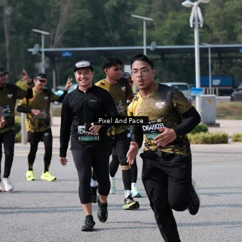 Runner Photo 6798975
