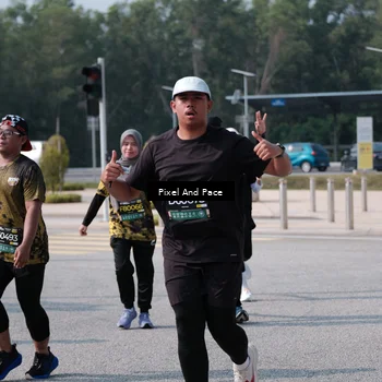 Runner Photo 6799028