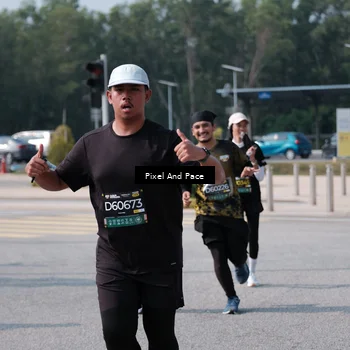Runner Photo 6799038