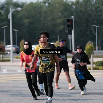 Runner Photo 6799079