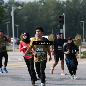 Runner Photo 6799096