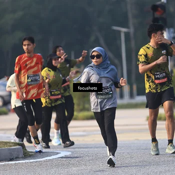 Runner Photo 6799690