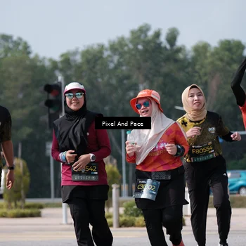 Runner Photo 6799788