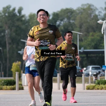 Runner Photo 6799908