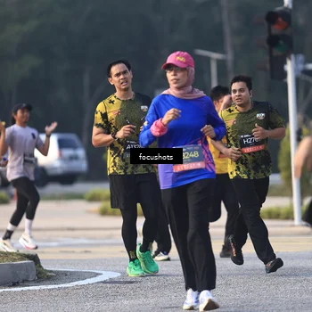 Runner Photo 6799993