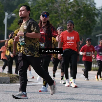 Runner Photo 6800007