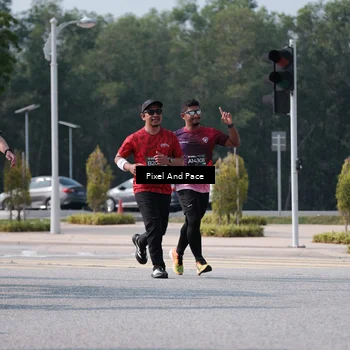 Runner Photo 6800012