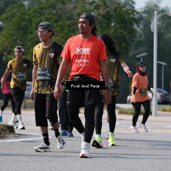 Runner Photo 6800028