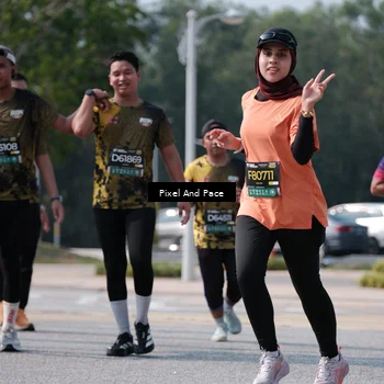 Runner Photo 6800041