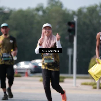 Runner Photo 6800073