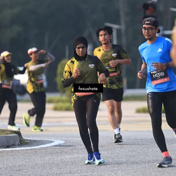 Runner Photo 6800083