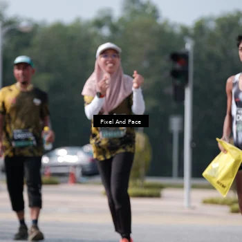 Runner Photo 6800096