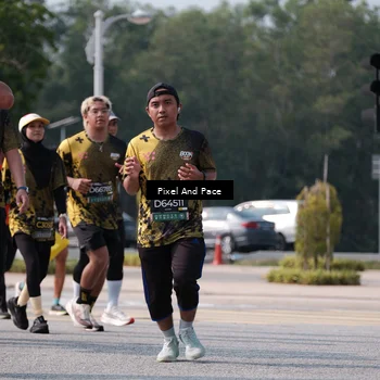 Runner Photo 6800101