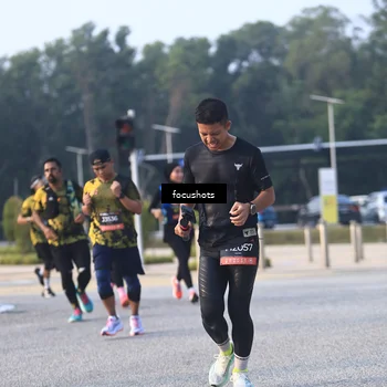 Runner Photo 6800210