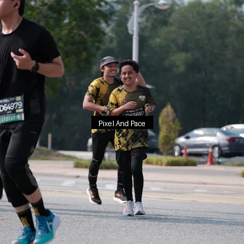 Runner Photo 6800237