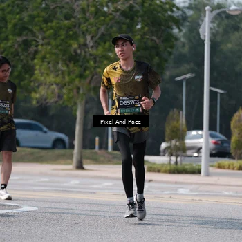 Runner Photo 6800259