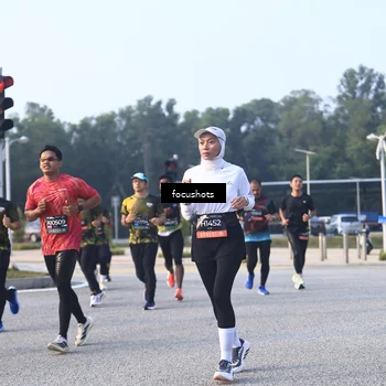 Runner Photo 6800274