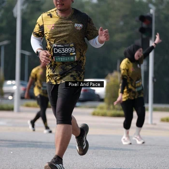 Runner Photo 6800496