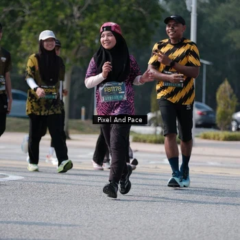Runner Photo 6800524