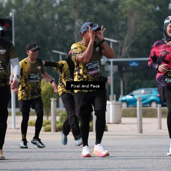 Runner Photo 6800745