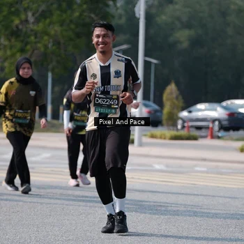 Runner Photo 6800870