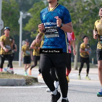 Runner Photo 6801069