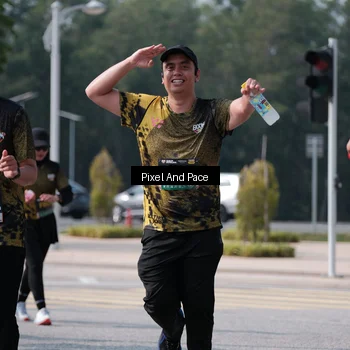Runner Photo 6801175