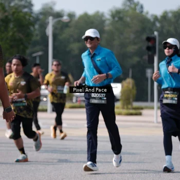 Runner Photo 6801283