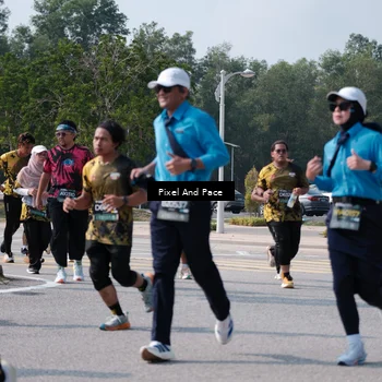 Runner Photo 6801291