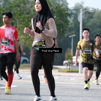 Runner Photo 6801298