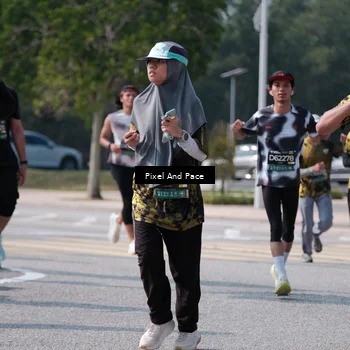 Runner Photo 6801363