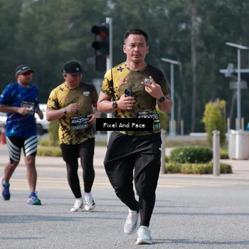 Runner Photo 6801648