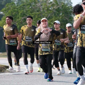 Runner Photo 6801942