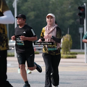 Runner Photo 6802000