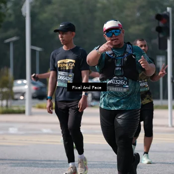 Runner Photo 6802037