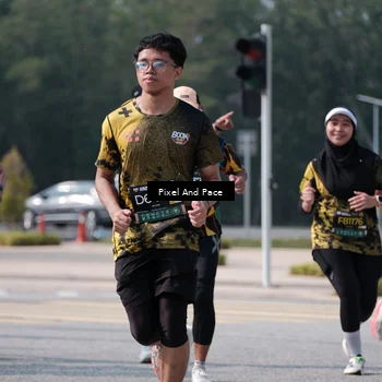Runner Photo 6802197