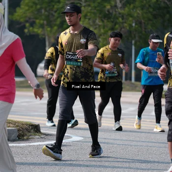 Runner Photo 6802221