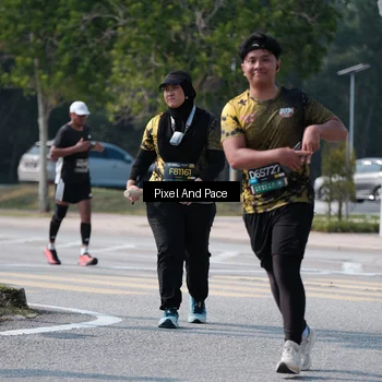 Runner Photo 6802248