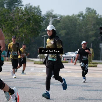 Runner Photo 6802584