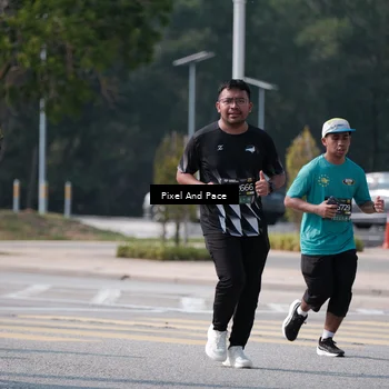 Runner Photo 6802595