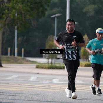 Runner Photo 6802602