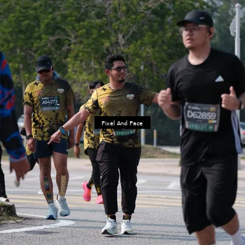 Runner Photo 6802651