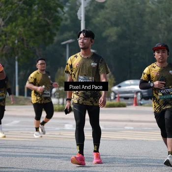 Runner Photo 6802690