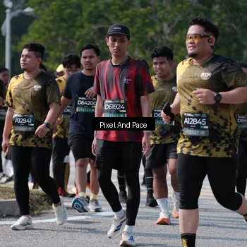 Runner Photo 6802742