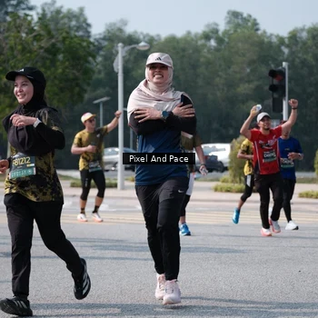 Runner Photo 6803052