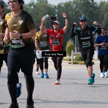 Runner Photo 6803076
