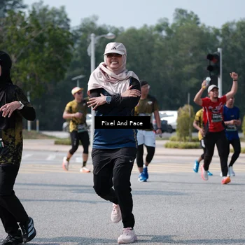 Runner Photo 6803080