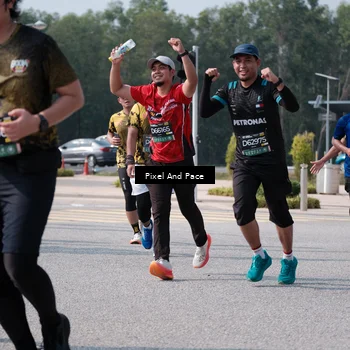Runner Photo 6803081