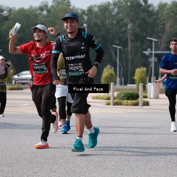 Runner Photo 6803090