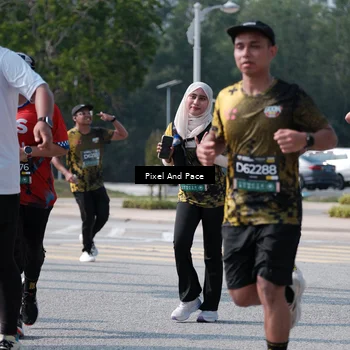 Runner Photo 6803258